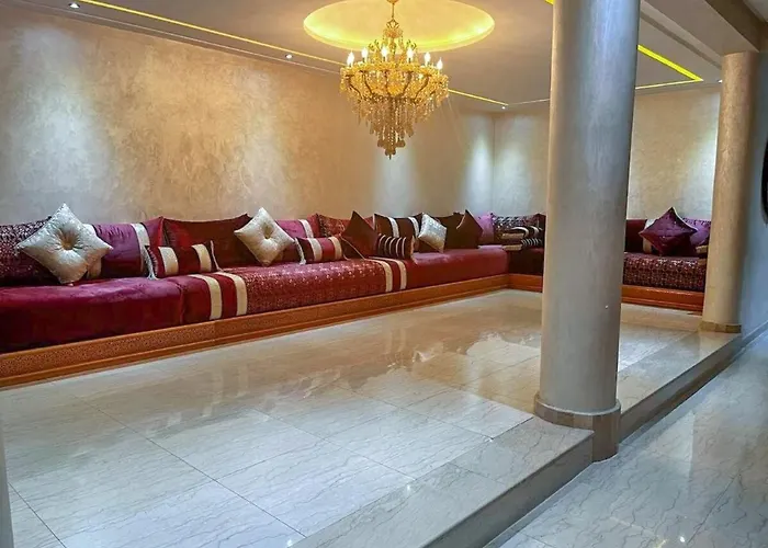 Al Nour Villa With Pool